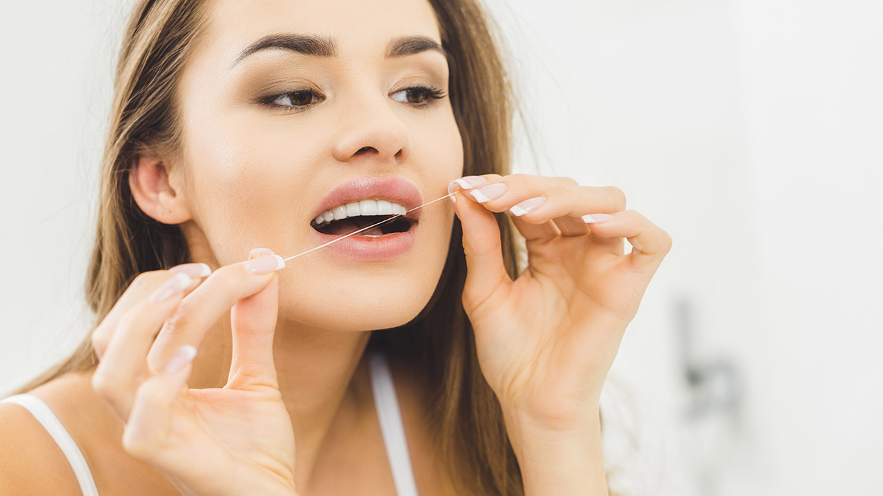 Why-flossing-is-a-must-for-oral-care-02